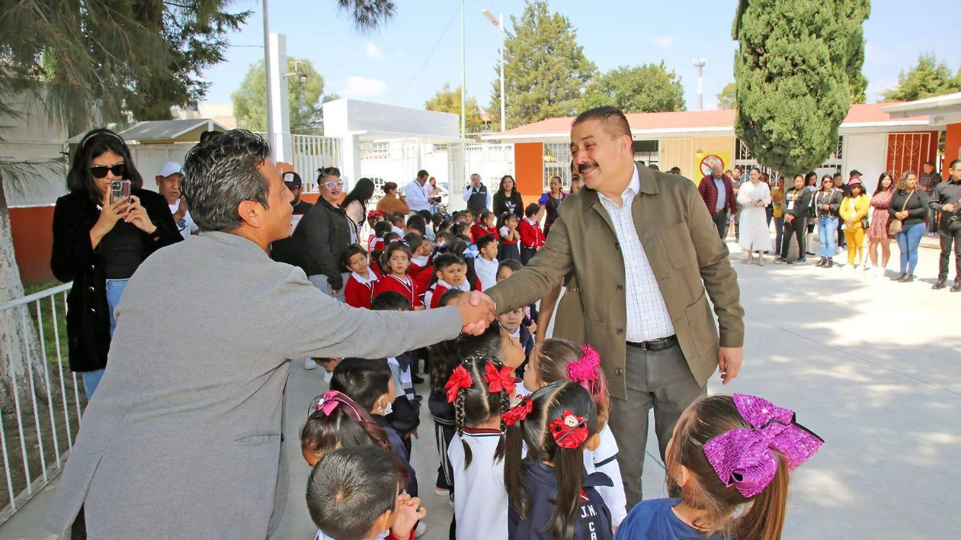 642 escuelas públicas del Edomex con deterioro serán remodeladas; 9 mil 69 mdp fueron destinados